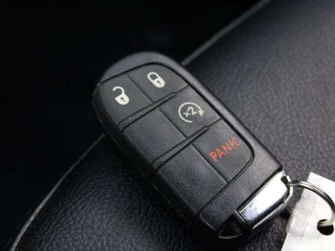 Used 2022 Jeep Compass Latitude image 28