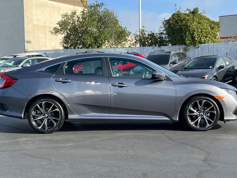 Used 2019 Honda Civic Sport image 6