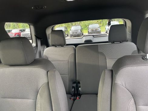 Used 2023 Chevrolet Traverse LT FWD image 28