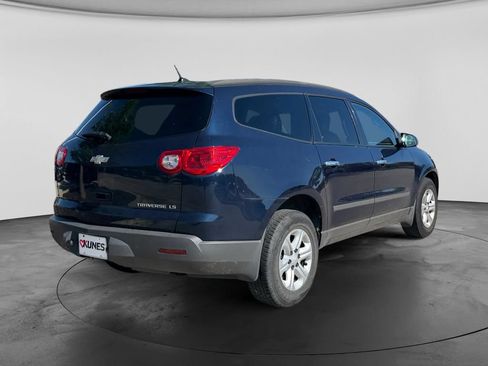 Used 2011 Chevrolet Traverse LS FWD image 8