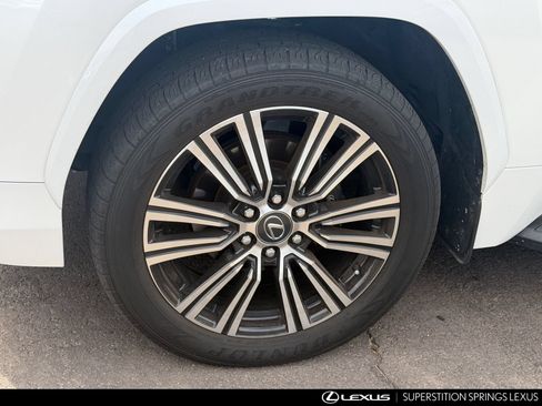 Used 2024 Lexus LX 600 4WD w/ Luxury Package image 6