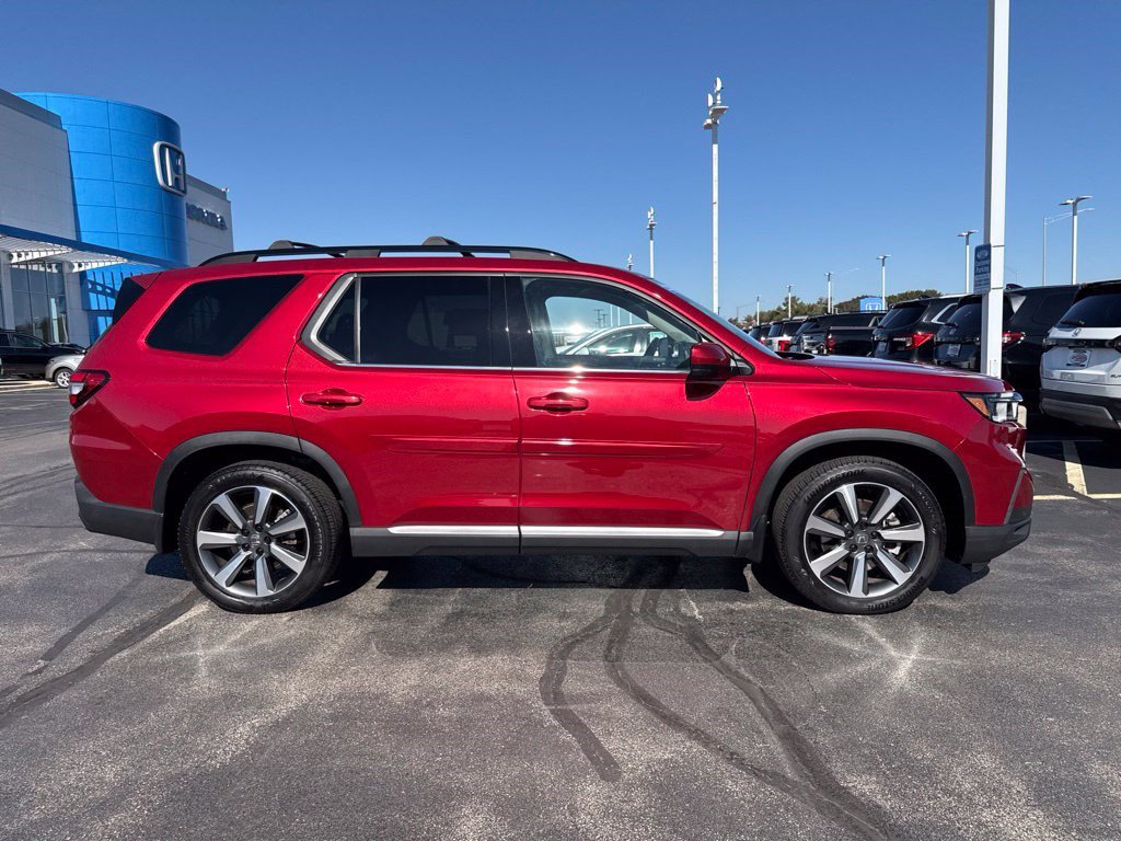 Certified 2025 Honda Pilot Elite image 4