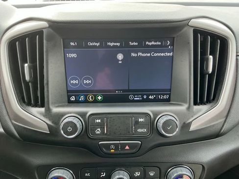 Used 2024 GMC Terrain AT4 image 24