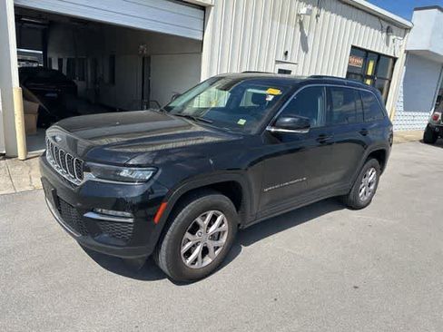 Used 2022 Jeep Grand Cherokee Limited AWD/4WD image 15
