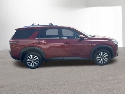 Certified 2023 Nissan Pathfinder SL image 34