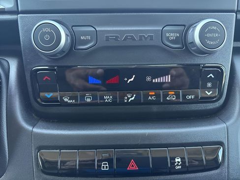 Used 2026 RAM ProMaster 2500 w/ Convenience Group FWD image 17