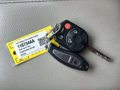 Used 2016 Ford Focus SE w/ Exterior Protection Package image 32