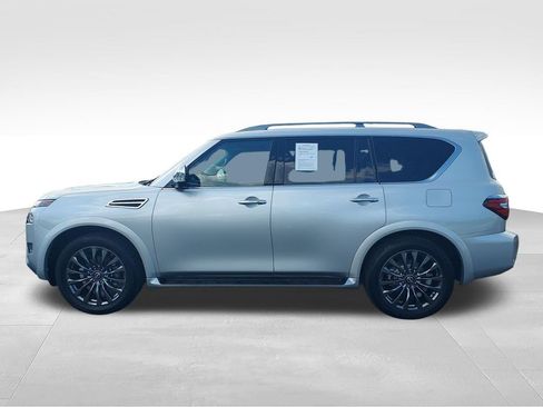 Used 2023 Nissan Armada Platinum w/ Captain's Chairs Package RWD image 2