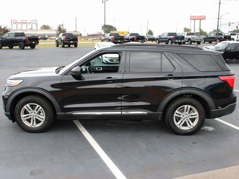 Used 2022 Ford Explorer XLT AWD/4WD image 5