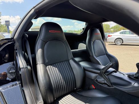 Used 2004 Chevrolet Corvette Z06 w/ Memory Package RWD image 18