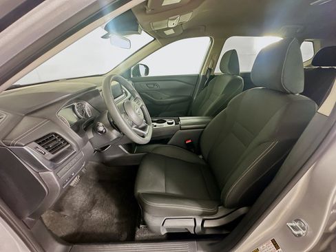 Used 2024 Nissan Rogue S AWD/4WD image 13