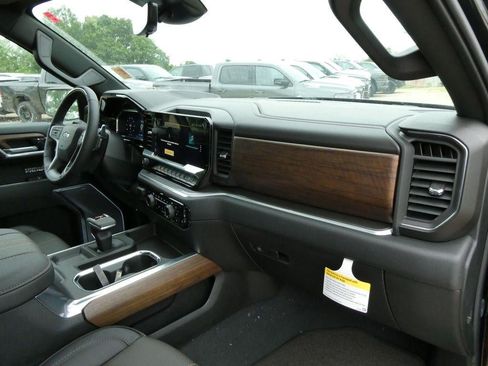 New 2026 Chevrolet Silverado 1500 High Country w/ Midnight Edition AWD/4WD image 16
