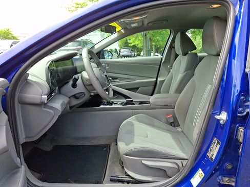 Used 2023 Hyundai Elantra SEL w/ Convenience Package FWD image 13