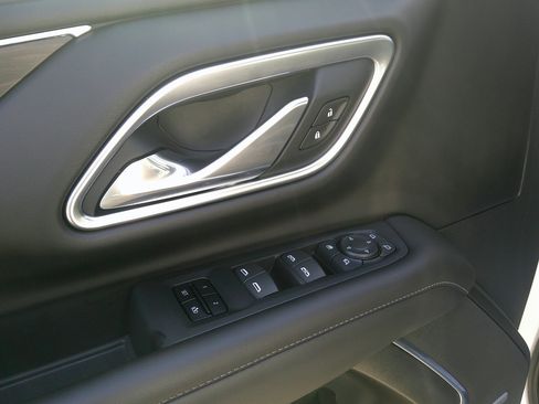 Used 2021 Chevrolet Tahoe LT w/ LT Signature Package image 10