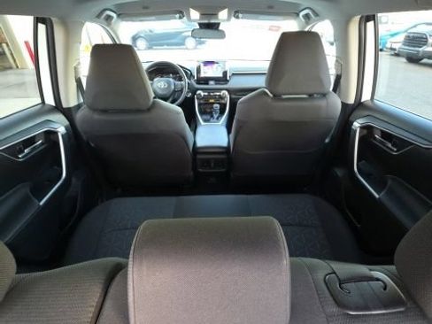 Used 2025 Toyota RAV4 XLE AWD/4WD image 17