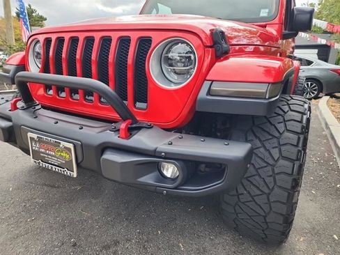 Used 2019 Jeep Wrangler Unlimited Sahara AWD/4WD image 6