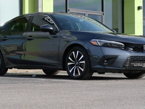 Used 2024 Honda Civic EX-L image 6