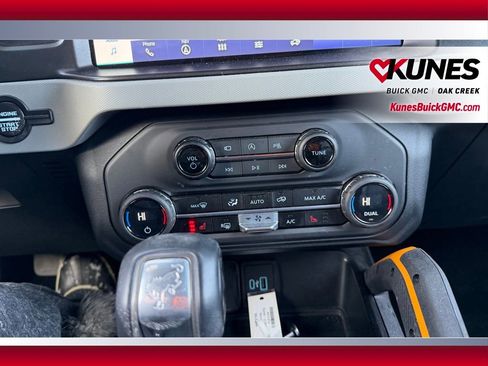 Used 2023 Ford Bronco Badlands w/ Sasquatch Package image 22