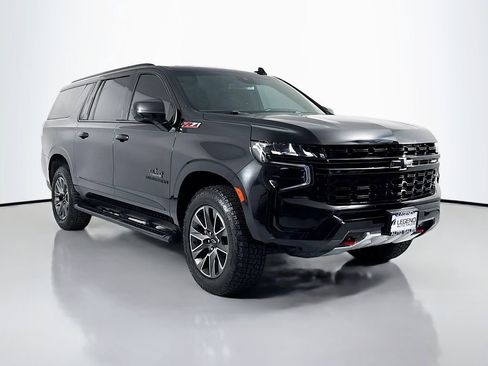 Used 2023 Chevrolet Suburban Z71 AWD/4WD image 3