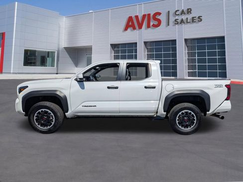 Used 2024 Toyota Tacoma TRD Off-Road image 10
