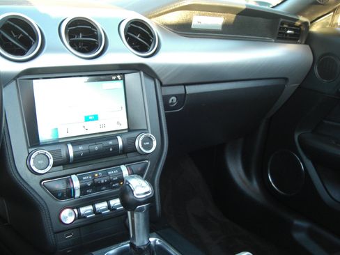 Used 2018 Ford Mustang Premium image 21