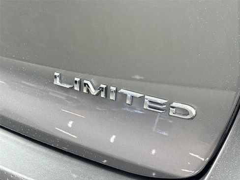 Used 2023 Toyota Crown Limited image 15