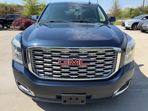 Used 2020 GMC Yukon Denali image 2