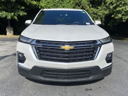 Used 2023 Chevrolet Traverse LT