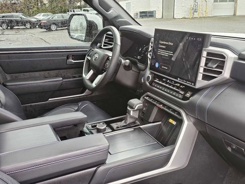 Used 2024 Toyota Sequoia Platinum image 10