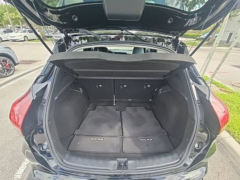 Used 2023 Nissan Kicks SR w/ SR Premium Package FWD image 37