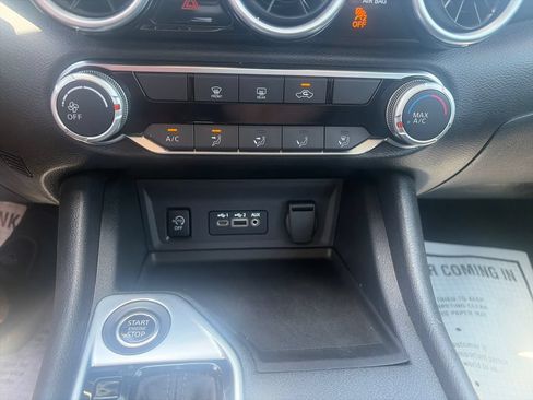 Used 2024 Nissan Sentra SV FWD image 18