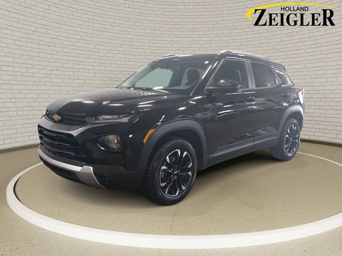 Used 2023 Chevrolet TrailBlazer LT w/ Convenience Package AWD/4WD image 1