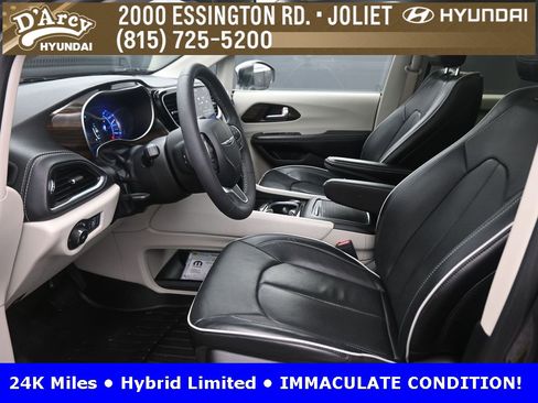 Used 2022 Chrysler Pacifica Limited image 10