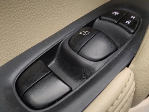 Used 2015 Nissan Rogue SL w/ SL Premium Package image 27