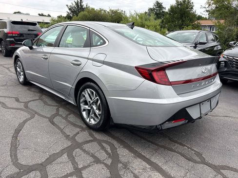 Certified 2023 Hyundai Sonata SEL w/ Preferred Accessory Package FWD image 3