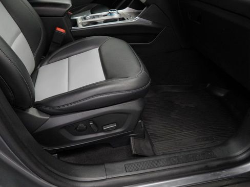 Used 2023 Ford Explorer XLT w/ Equipment Group 202A image 51