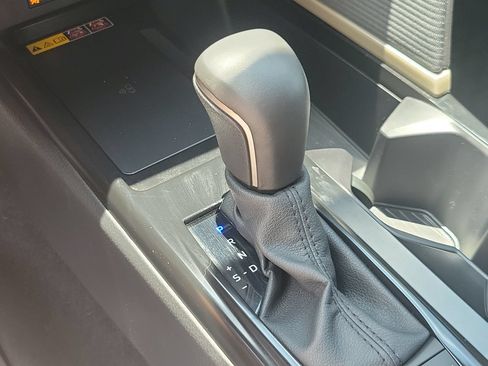 Used 2025 Toyota Camry SE w/ Convenience Package FWD image 28