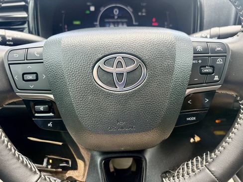 Used 2026 Toyota Camry Hybrid w/ Convenience Package FWD image 28