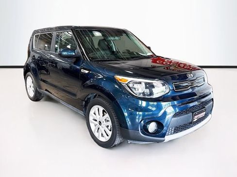 Used 2018 Kia Soul + FWD image 3