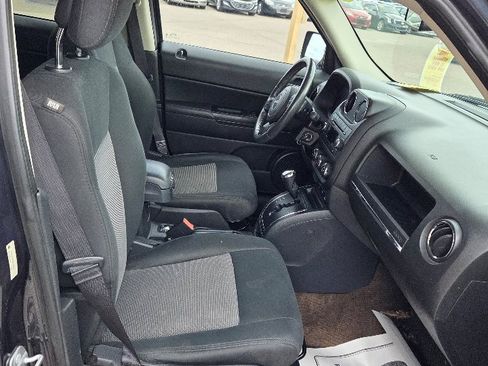 Used 2014 Jeep Patriot Latitude image 15