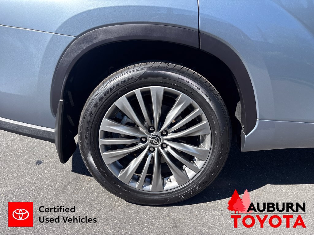 Certified 2022 Toyota Highlander Platinum AWD/4WD image 27