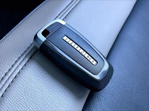 Used 2022 Ford Bronco Wildtrak image 13