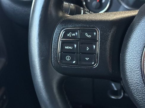 Used 2013 Jeep Wrangler Unlimited Sahara w/ Connectivity Group AWD/4WD image 32