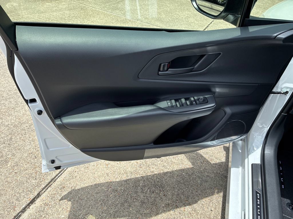 New 2026 Toyota Prius Plug-In Hybrid FWD image 14