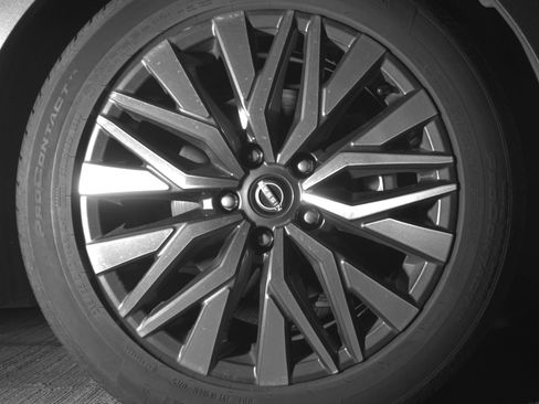 Used 2025 Nissan Altima 2.5 SV FWD image 13