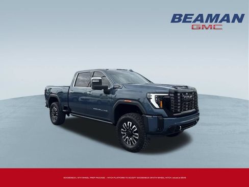 Used 2025 GMC Sierra 2500 Denali Ultimate AWD/4WD image 1