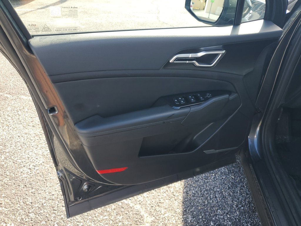 Used 2025 Kia Sportage EX AWD/4WD image 8