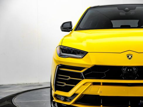 Used 2021 Lamborghini Urus image 33