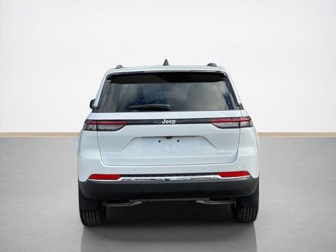 New 2025 Jeep Grand Cherokee Laredo w/ MOPAR Finishing Package image 6