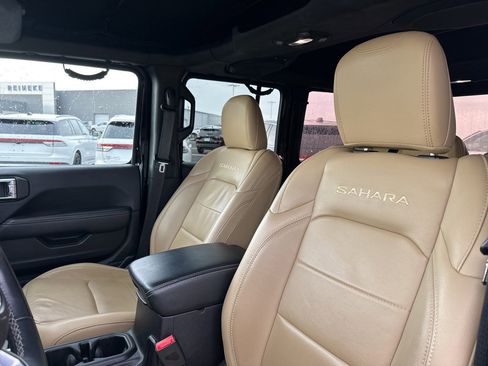 Used 2018 Jeep Wrangler Unlimited Sahara image 14